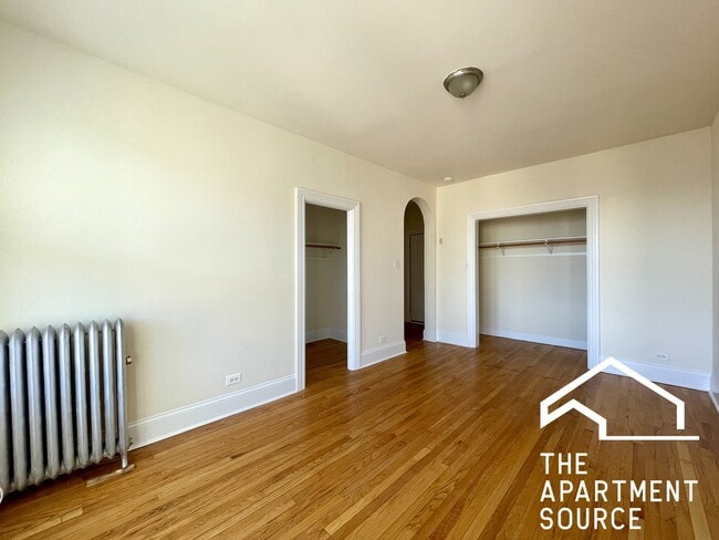 Building Photo - 2714 N Sawyer Ave