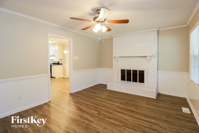 Building Photo - 625 Scott Dr