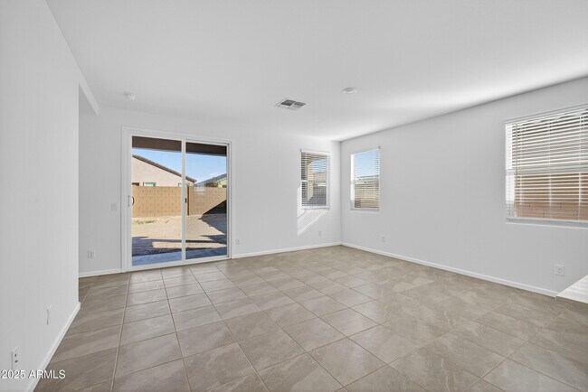 Foto del edificio - 2994 E Barrel Race Rd