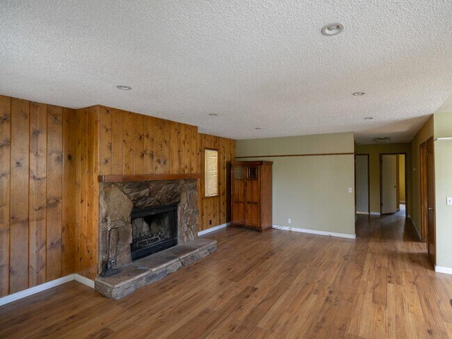 Foto del edificio - 26425 Lake Forest Dr