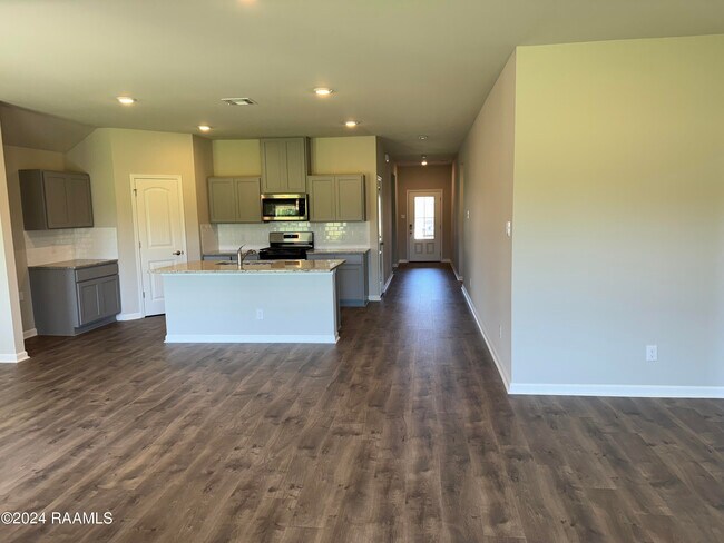 Building Photo - 208 Cedar Peak Ln