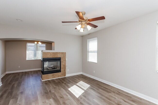 Foto del edificio - 537 Copper View St