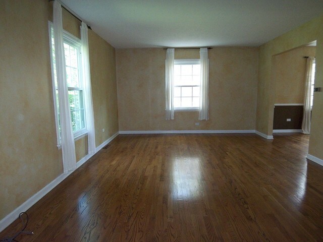 Building Photo - 117 South Dr