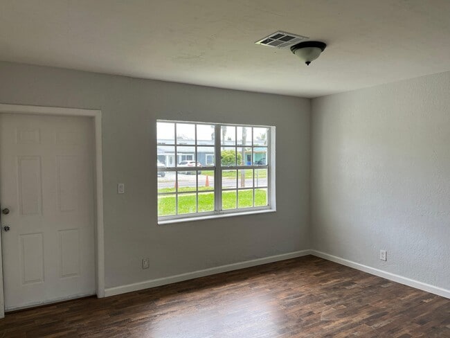 Photo - 1327 SW 22nd Ave House