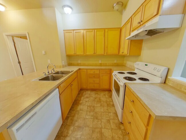 Foto del edificio - 3462-3464-3466 Alder Alley