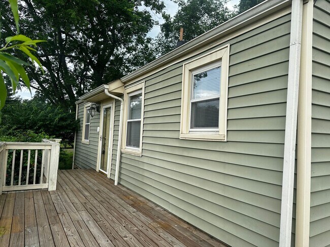 Building Photo - 2 BR House on Corner Lot in South Nashville