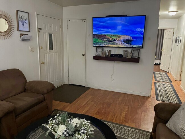 Foto del edificio - 1101 Lanore Dr