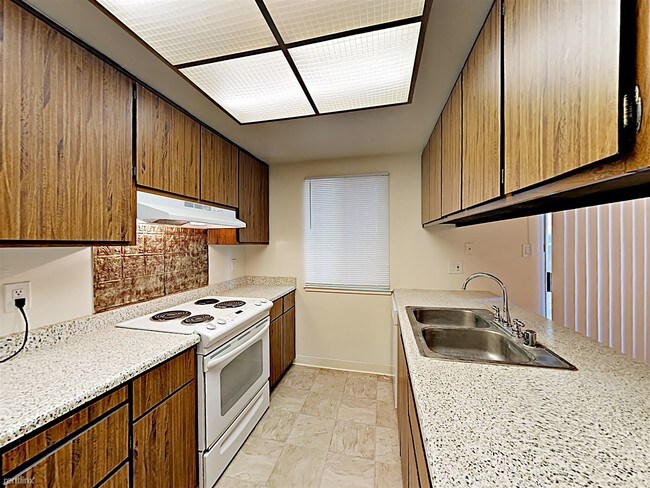 Building Photo - 837 Carro Dr