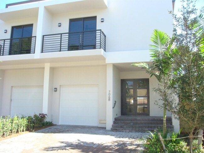 Building Photo - 706 SW 9th Terrace