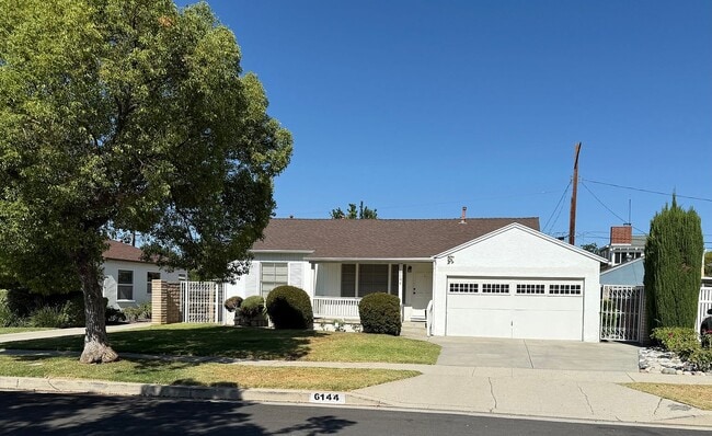 Building Photo - 6144 Alonzo Ave