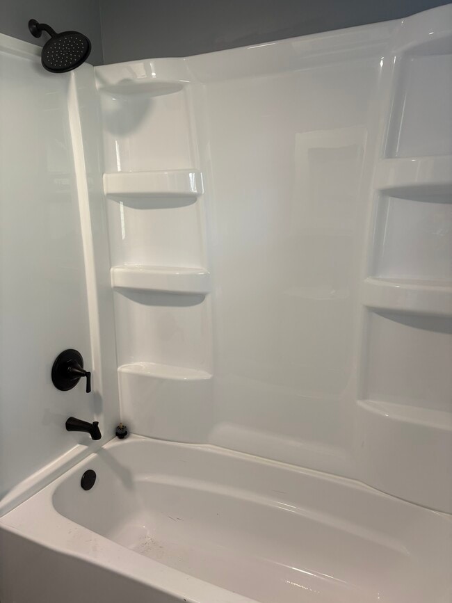 Foto del edificio - 5220 Western Rd