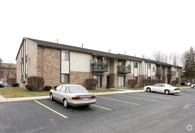 Building Photo - Maple Ridge Apartments