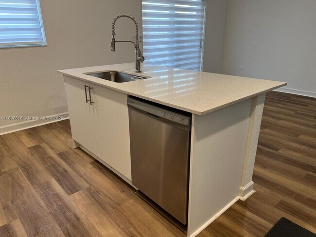 Foto del edificio - 256 SW 159th Terrace