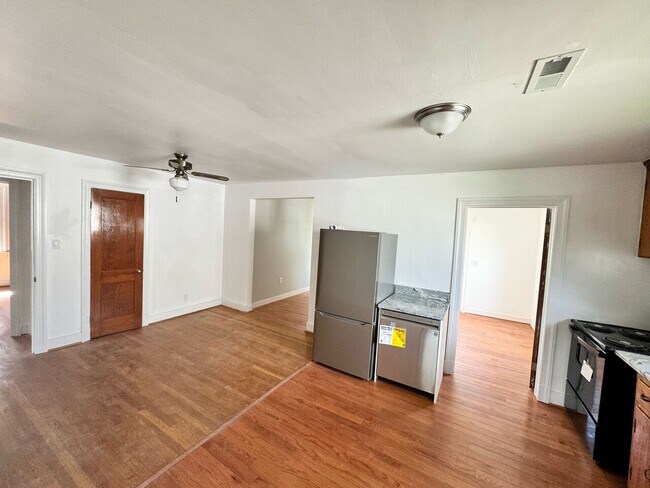 Building Photo - 2922 Lincoln Ave, Henrico, VA 23227