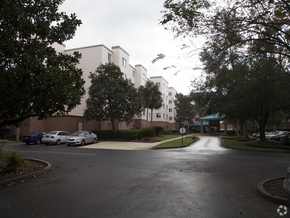 Foto del edificio - Holiday Atrium at Gainesville