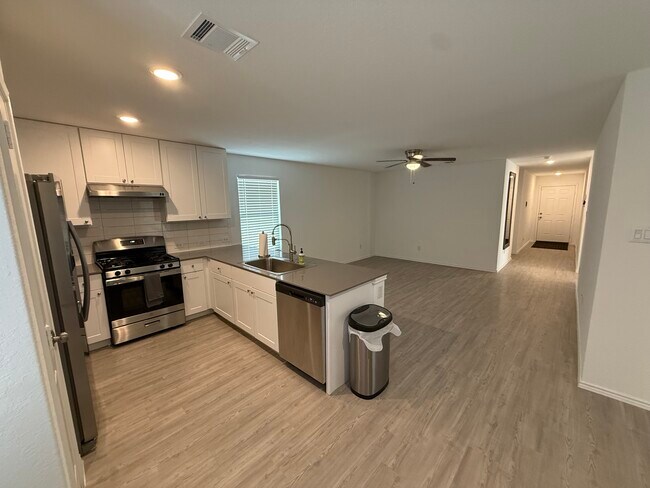 Foto del edificio - 13831 Barn Door