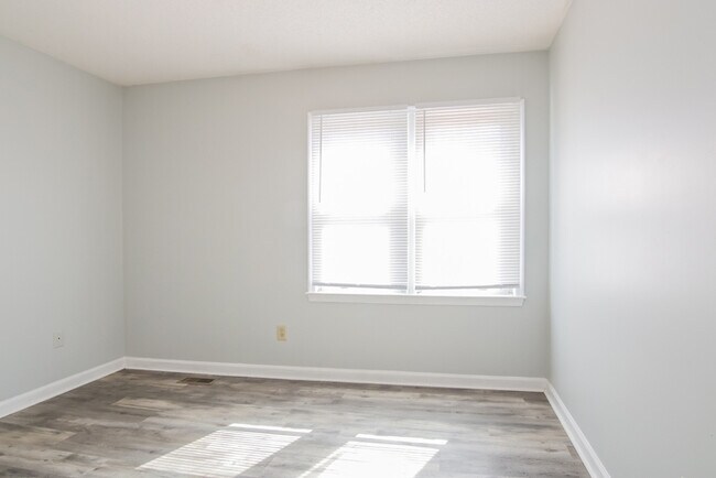 Foto del edificio - Charming 3 Bedroom in Hopkins!