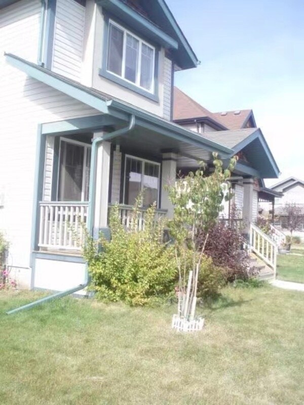 Photo du bâtiment - 5567 Stevens Crescent NW