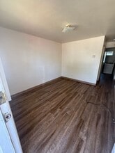 Building Photo - 816 Upham St