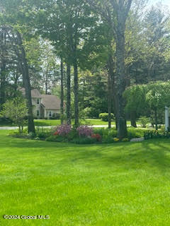 Building Photo - 1 Briar Ln