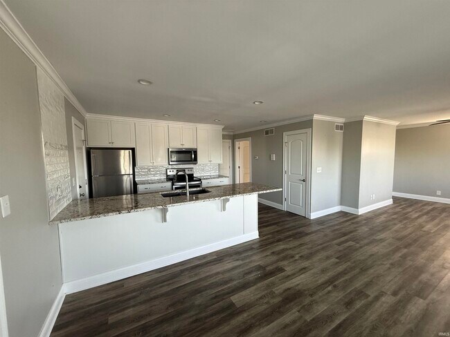 Foto del edificio - 602 SE Riverside Dr