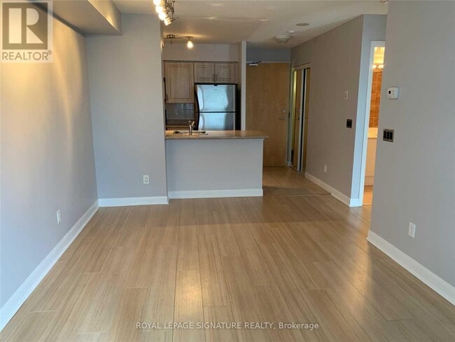 Building Photo - 4968 Yonge St