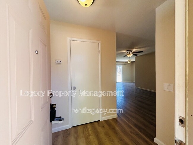 Building Photo - 6841 Castleberry Cir