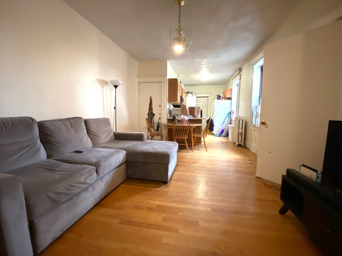 Primary Photo - 39 Park Vale Ave