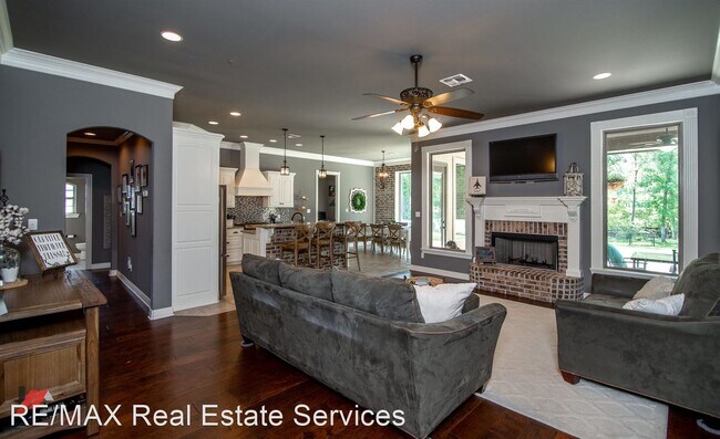 Building Photo - 4 br, 2 bath House - 460 Long Acre Drive