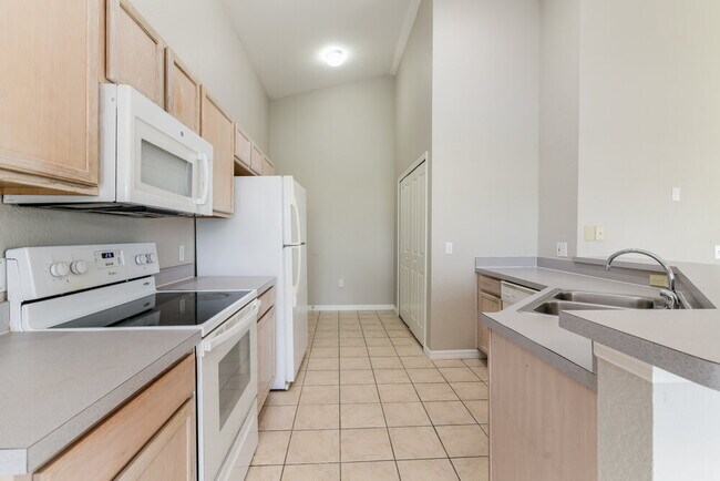 Foto del edificio - 17305 Woodcrest Way