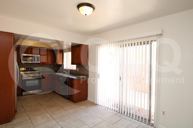 Building Photo - 129 W Loma Vista Dr