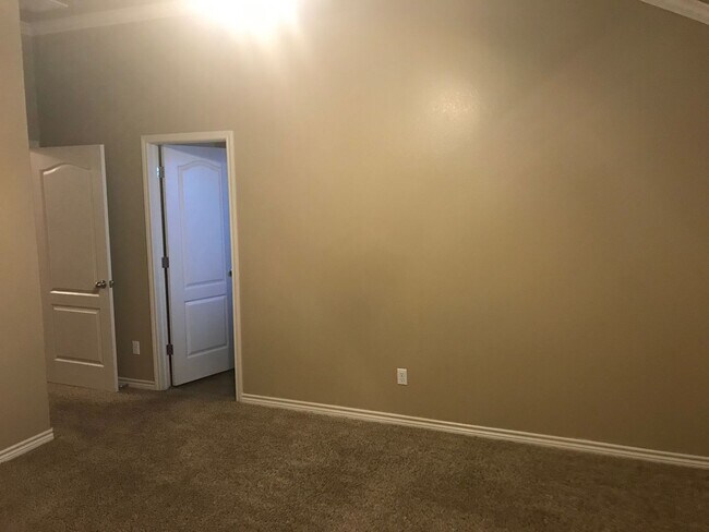 Foto del edificio - Beautiful 3bed/2bath Duplex near Clear Cre...