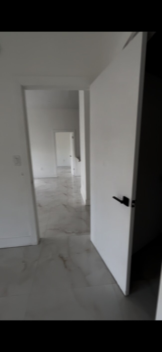 Foto del edificio - 7400 W 20th Ave