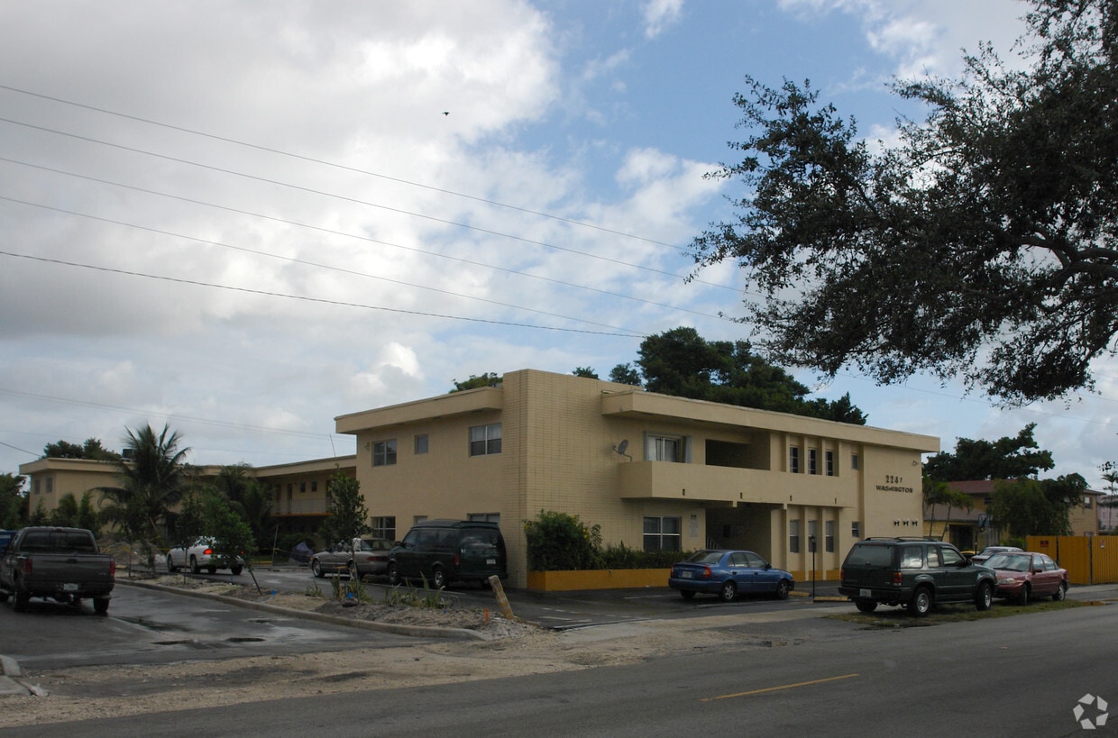 Primary Photo - 2247 Washington St