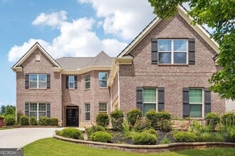 Building Photo - 915 Elmsbrook Ln