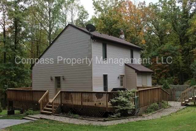 Foto del edificio - 561 N Sandy Hill Rd
