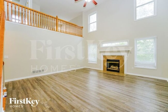 Foto del edificio - 7821 Edgewater Ct