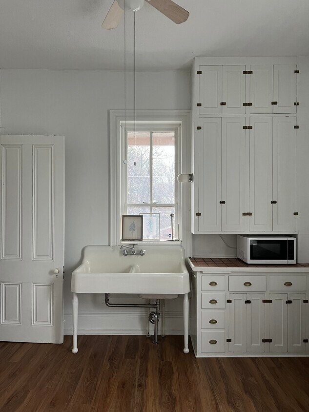 223 N Front St Unit Upstairs, Milton, PA 17847 Apartments in Milton