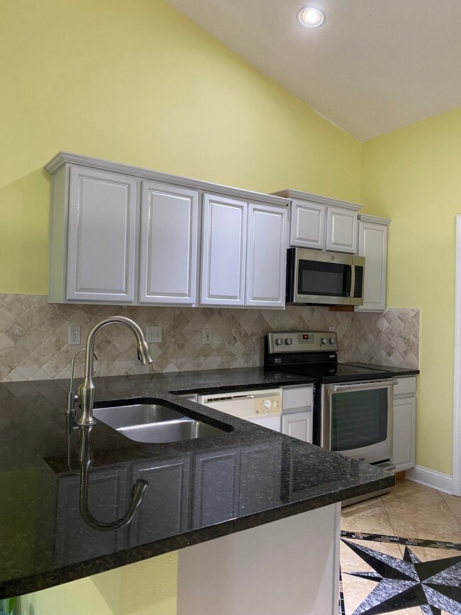 Kitchen - 1478 Guardian Dr