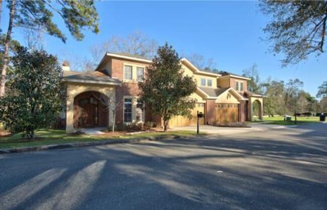 Upscale Townhome - Upscale Townhome