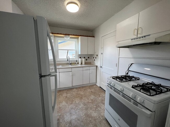 Building Photo - 726 John Adams Dr