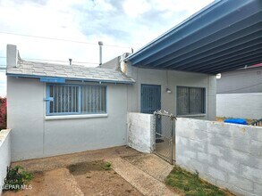Building Photo - 2908 Idalia Ave