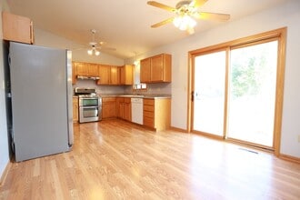 Building Photo - 7133 90th Ave N