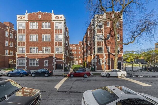 Building Photo - 7131-7145 S Yates Blvd