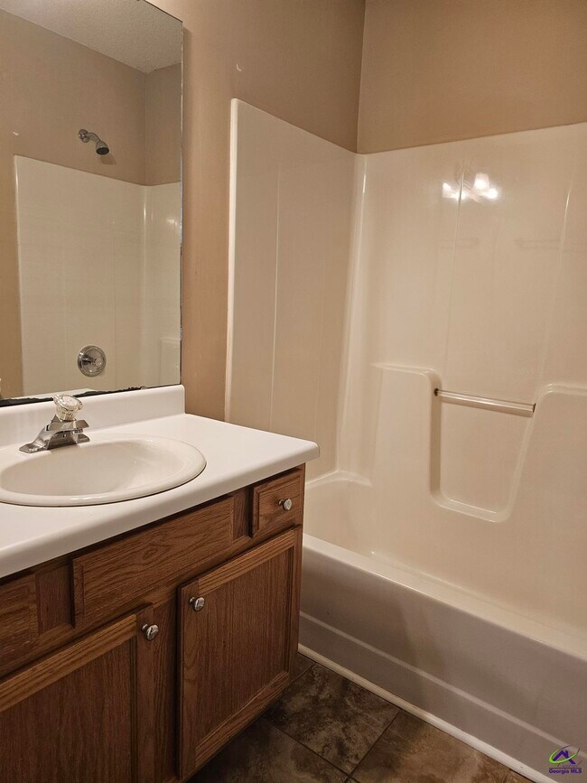 Foto del edificio - 217 Willis Creek Rd