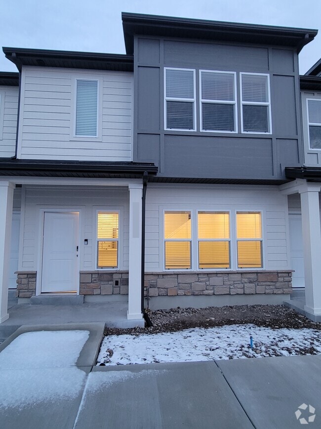 Building Photo - 3097 S 350 W