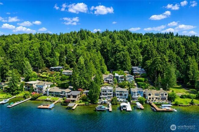 Foto del edificio - 13142 Holmes Point Dr NE