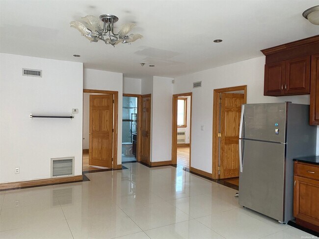 Building Photo - 203-52-203-27 27th Ave