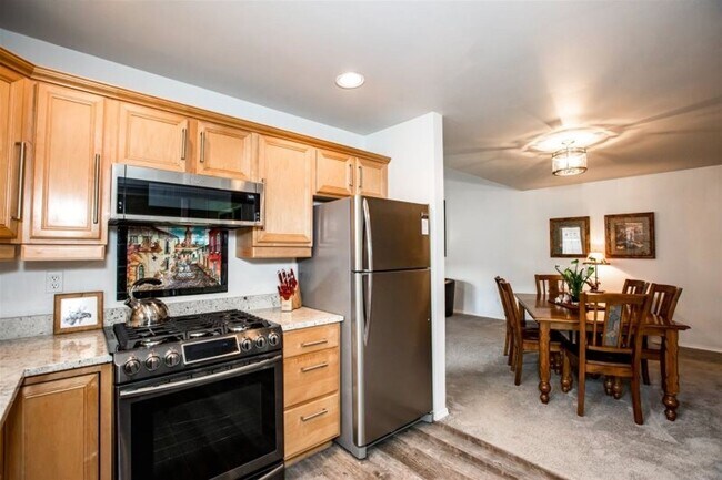 Foto del edificio - 2 bedroom Townhome close to Whitefish Lake Golf Course