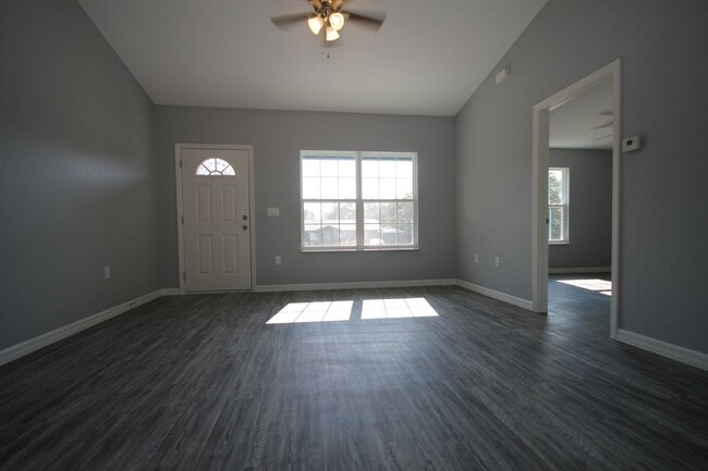 Building Photo - Beautiful 3 BD/2BA Home in Ocala!!!
